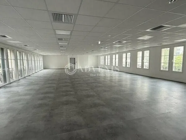 Bureaux 268 m²