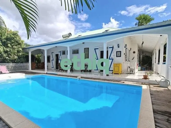 À VENDRE - Maison T5 avec piscine et sous-sol à fort potenti