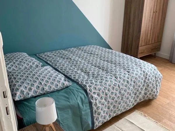 Chambre en coloc' meublée clé en main - Gare 15 min - TOUT INCLUS (charges + fibre + ménage)