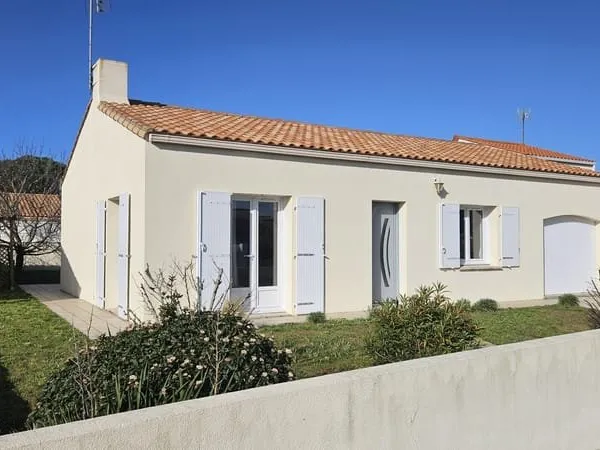 MAISON DE TYPE 3, ENTRE CENTRE BOURG et PLAGE !