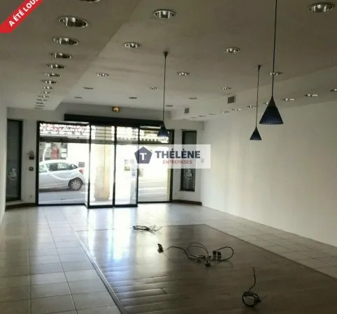 Local commercial 140 m²