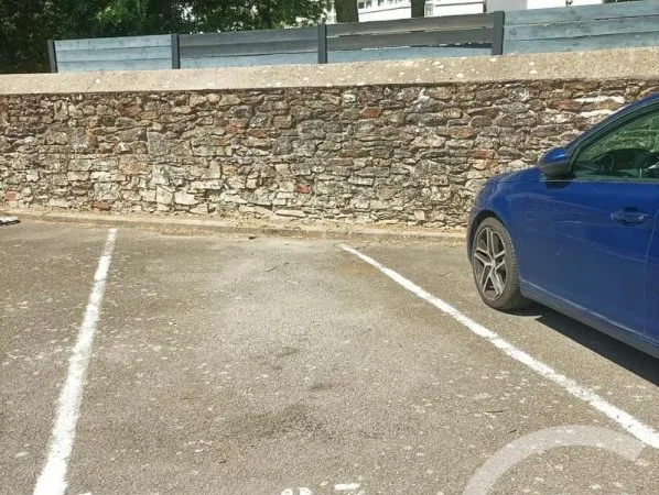 Parking 12 m²