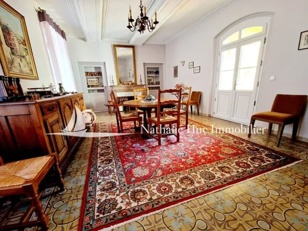 Maison 10 pièces 298 m²