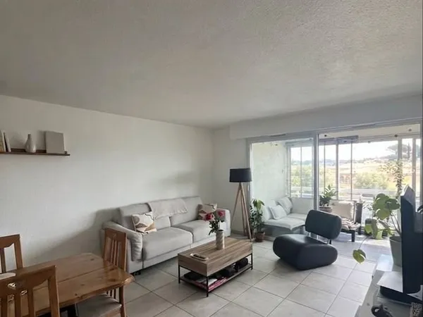 Appartement T2 meublé quartier Saint Claude