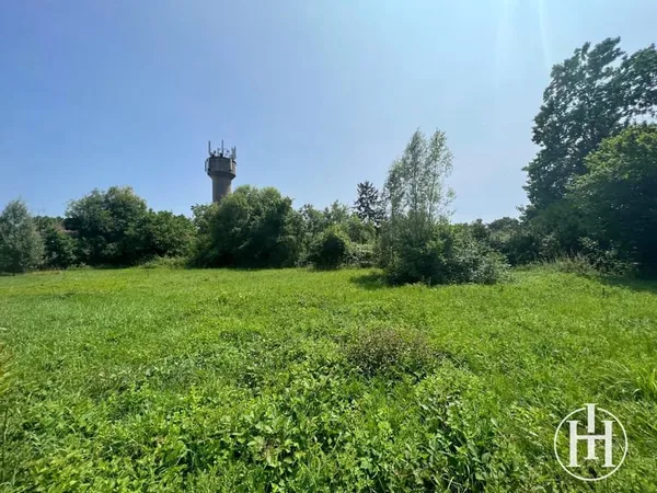 Terrain constructible non viabilisé - Saint Amand Montrond