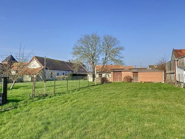 Terrain 806 m²