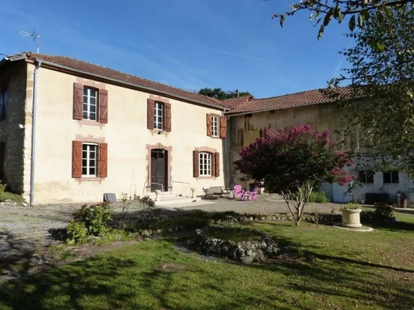 À vendre, proche de Castelnau Magnoac (Hautes Pyrénées): Ferme gasconne des années 1750 avec 3 chamb