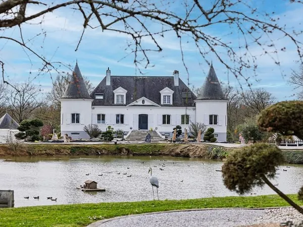 Maison La Chevroliere 342.3 m2