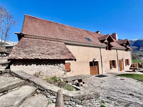 Maison 6 pièces 185 m²