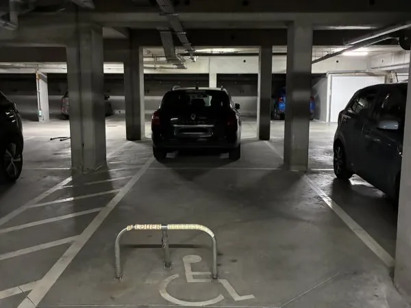 Parking 13 m²
