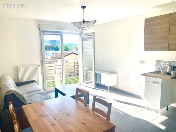 Location T2 neuf meublé Vaulx en Velin village