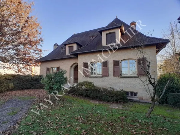 Maison 7 pièces 206 m²