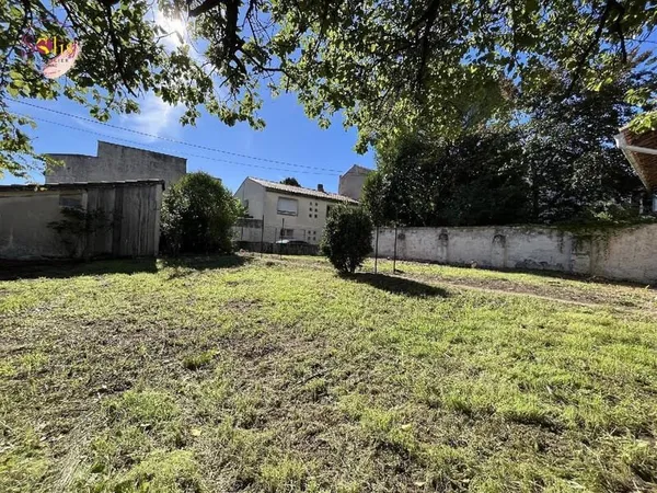 Terrain 230 m²