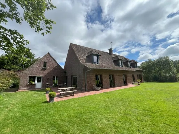 Spacieuse maison d'architecte proche Hesdin