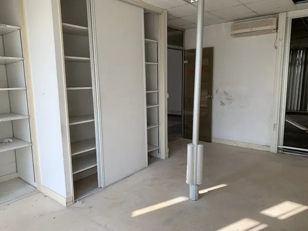 Local commercial 105 m²