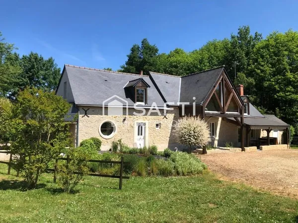 Jolie fermette restaurée dans un cadre magnifique
