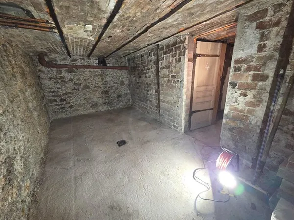 JOURDAIN - CAVE SAINE D'ENVIRON 15m²
