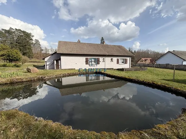 Ronchamp (70250) : charmante maison avec plan d'eau