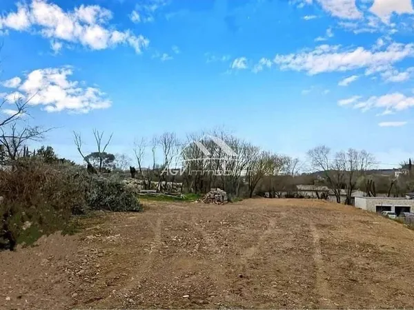 Terrain constructible 1104 m²