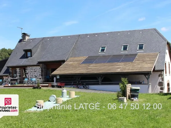Propriété RARE et INSOLITE - Cantal (15) Vue exceptionnelle !!