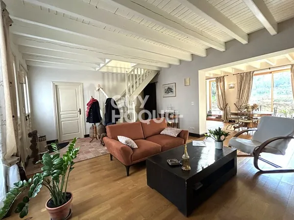 Maison Montbert 7 pièce(s) 206 m2