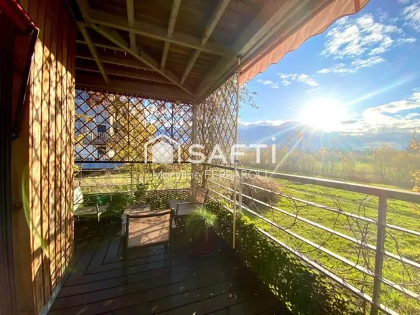 Appartement avec grande terrasse, traversant, lumineux