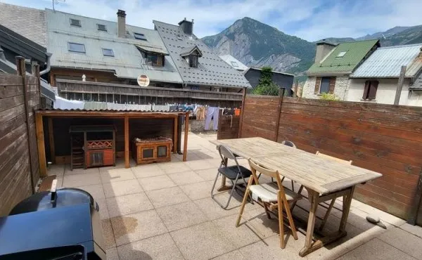 Appartement terrasse et grande cave