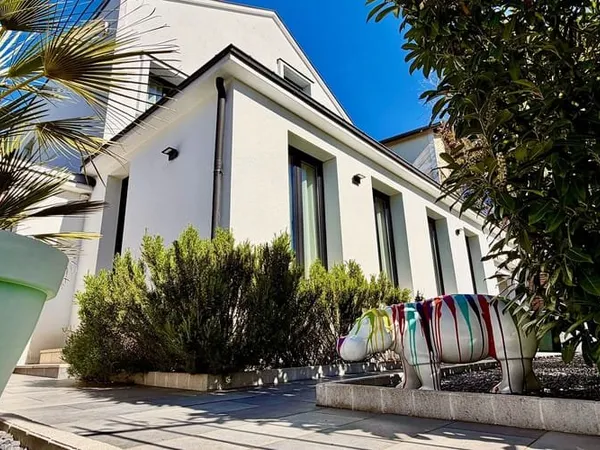 Maison 5 pièces 190 m²