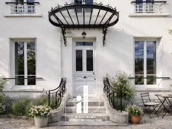 AVON FONTAINEBLEAU - MAISON DE CARACTÈRE DE 195 M² AVEC JARDIN ET GARAGE - PROCHE GARE ET COMMERCES
