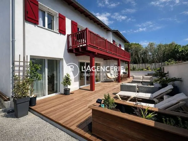 Maison 8 pièces 200 m²