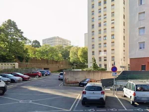 Stationnement Location Saint-Ouen-l'Aumône   65€