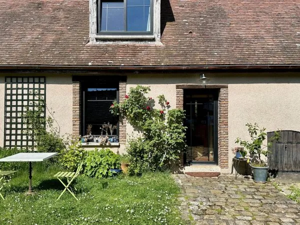 Maison de campagne avec dépendance et atelier entre Rambouillet et Chartres