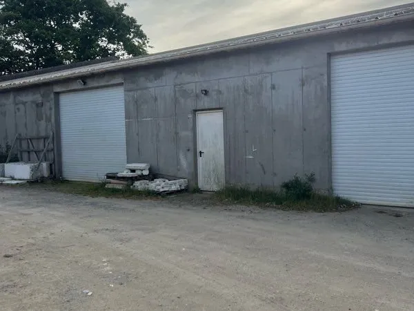 Commerce Location Pornic 3p 300m² 2380€