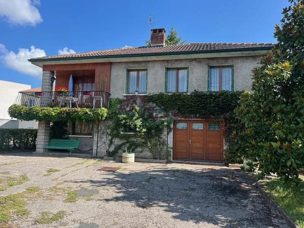 À vendre : Maison individuelle sur terrain de 892 m2 Fort