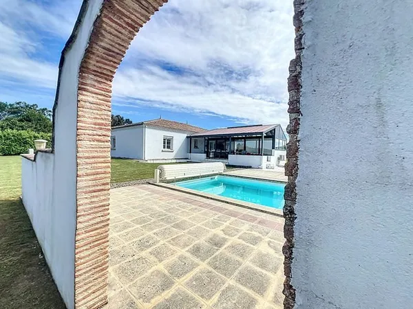 Maison Saint Sylvestre Sur Lot 6 pièce(s) 212 m2