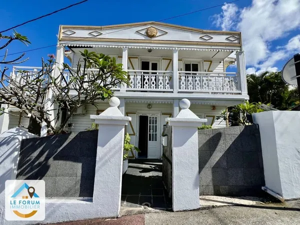 SAINT JOSEPH 97480 - VILLA AUTHENTIQUE - EN PLEIN CENTRE - P