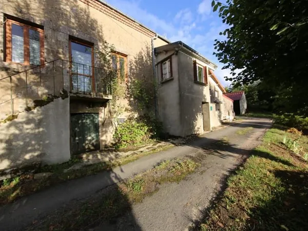 Ancienne fermette au calme avec vue dégagée