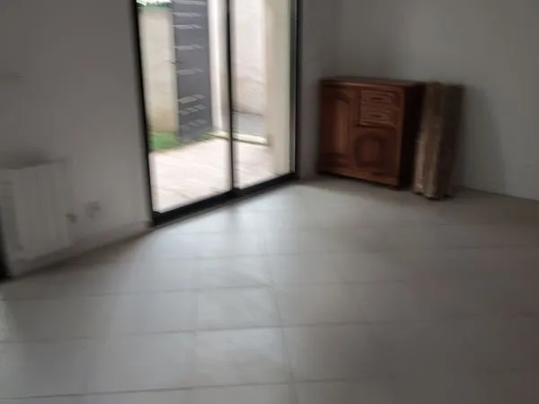 Loue maison de ville