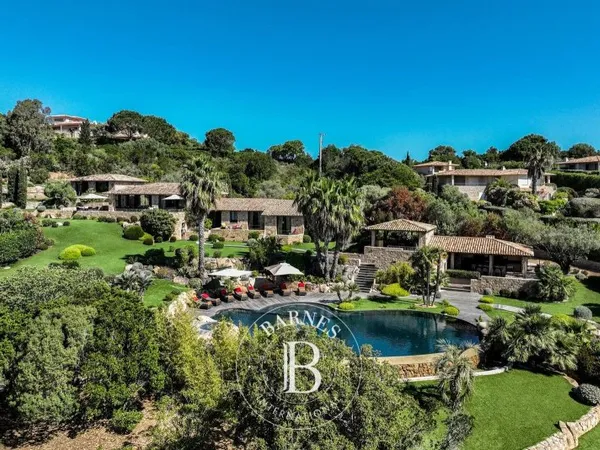 Domaine privé de Punta d'Arasu, villa 8 chambres, plage à pied et vue mer