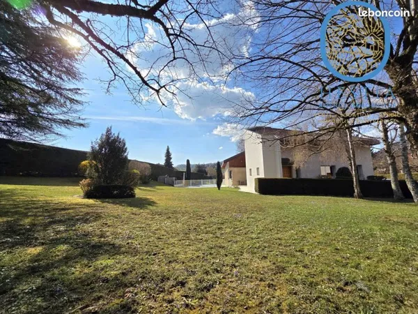 Maison 7 pièces 205 m²