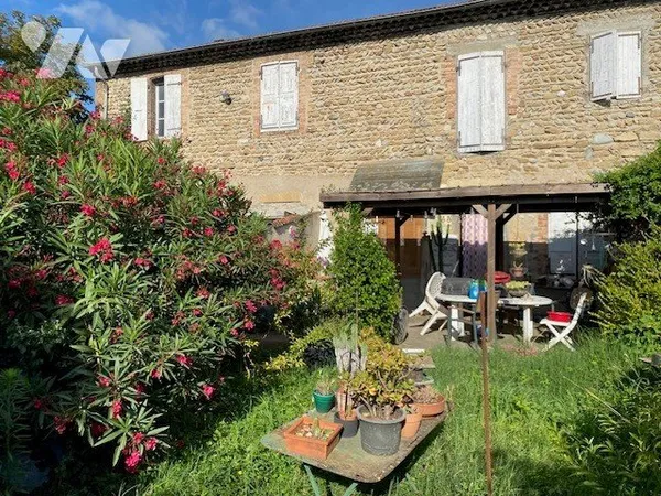Local d'activités 300 m²
