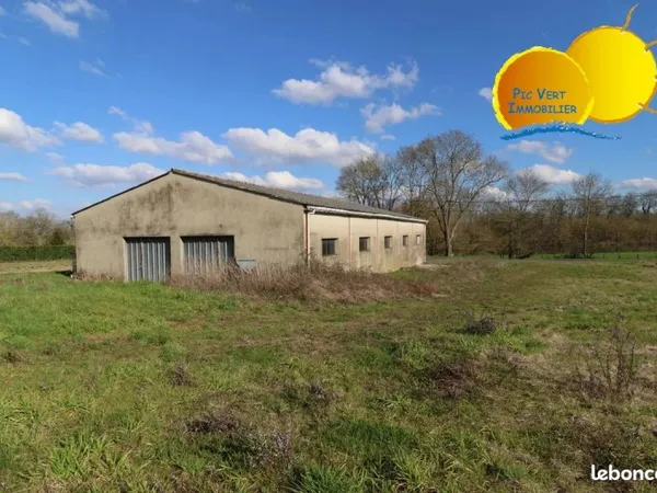 Terrain 7900 m²