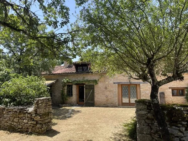 Maison 11 pièces 221 m²