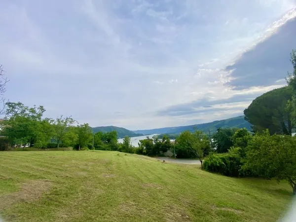 Magnifique terrain constructible de 970 m2, l'écrin idéal po