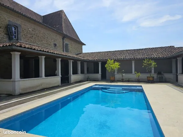 Propriété 8 pièces 280 m²