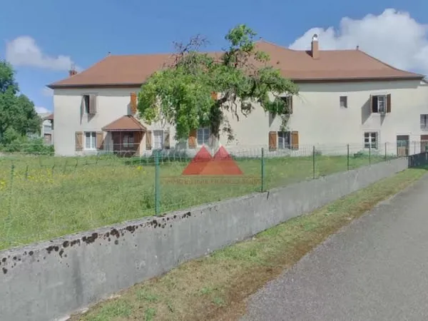 Maison 8 pièces 223 m²