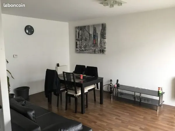 Centre Halluin mignon t2 avec terrasse et parking
