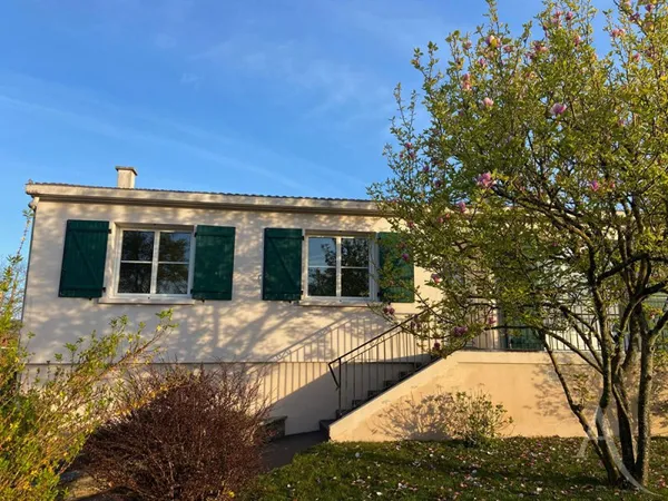 Maison 5 chambres centre-bourg Montaigu-Vendée
