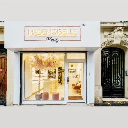 À VENDRE Institut de beauté / Bar à ongles