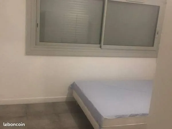 Chambre meublée 12m2